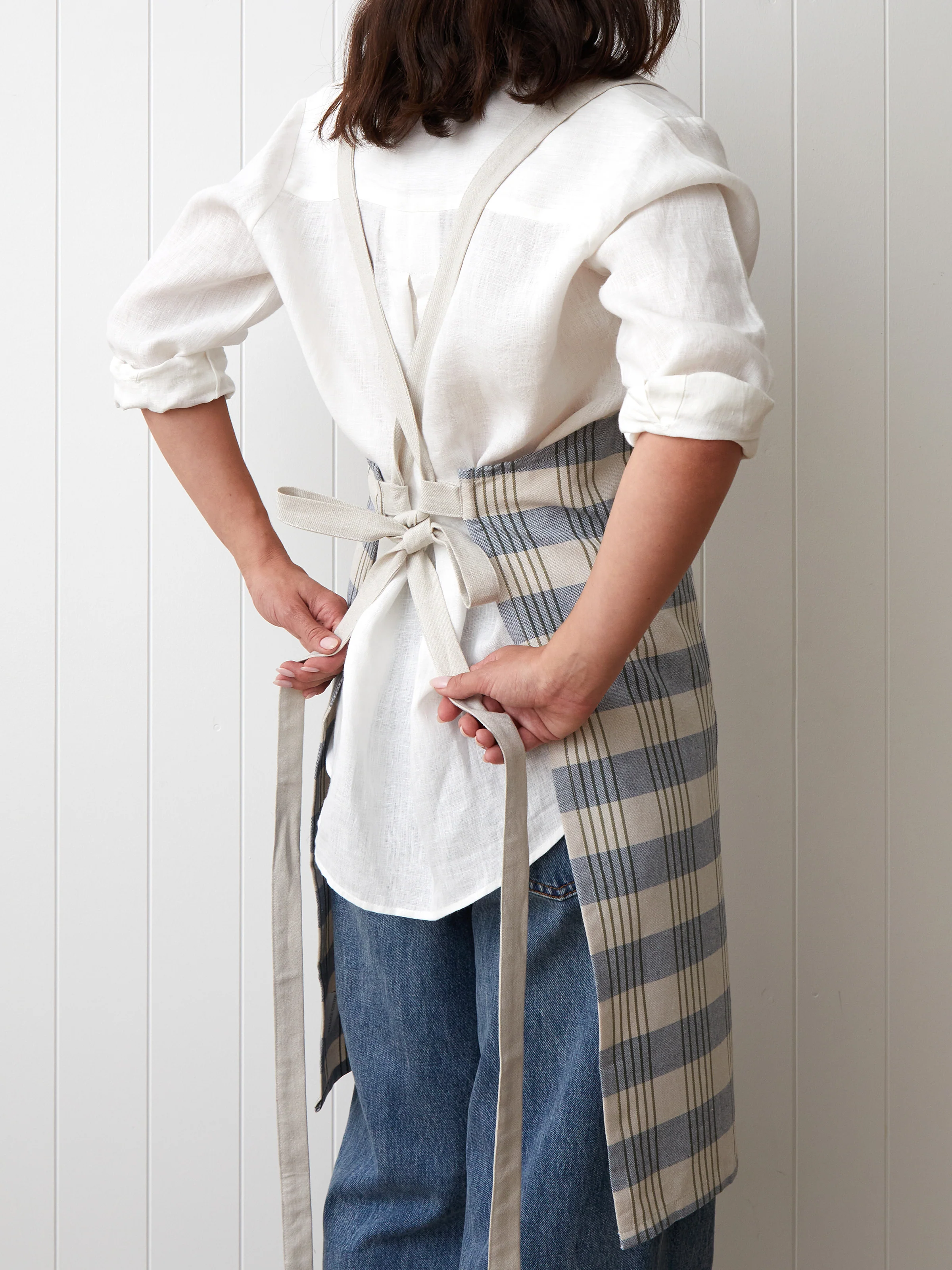 Apple Grove Crossover Apron - Image 3