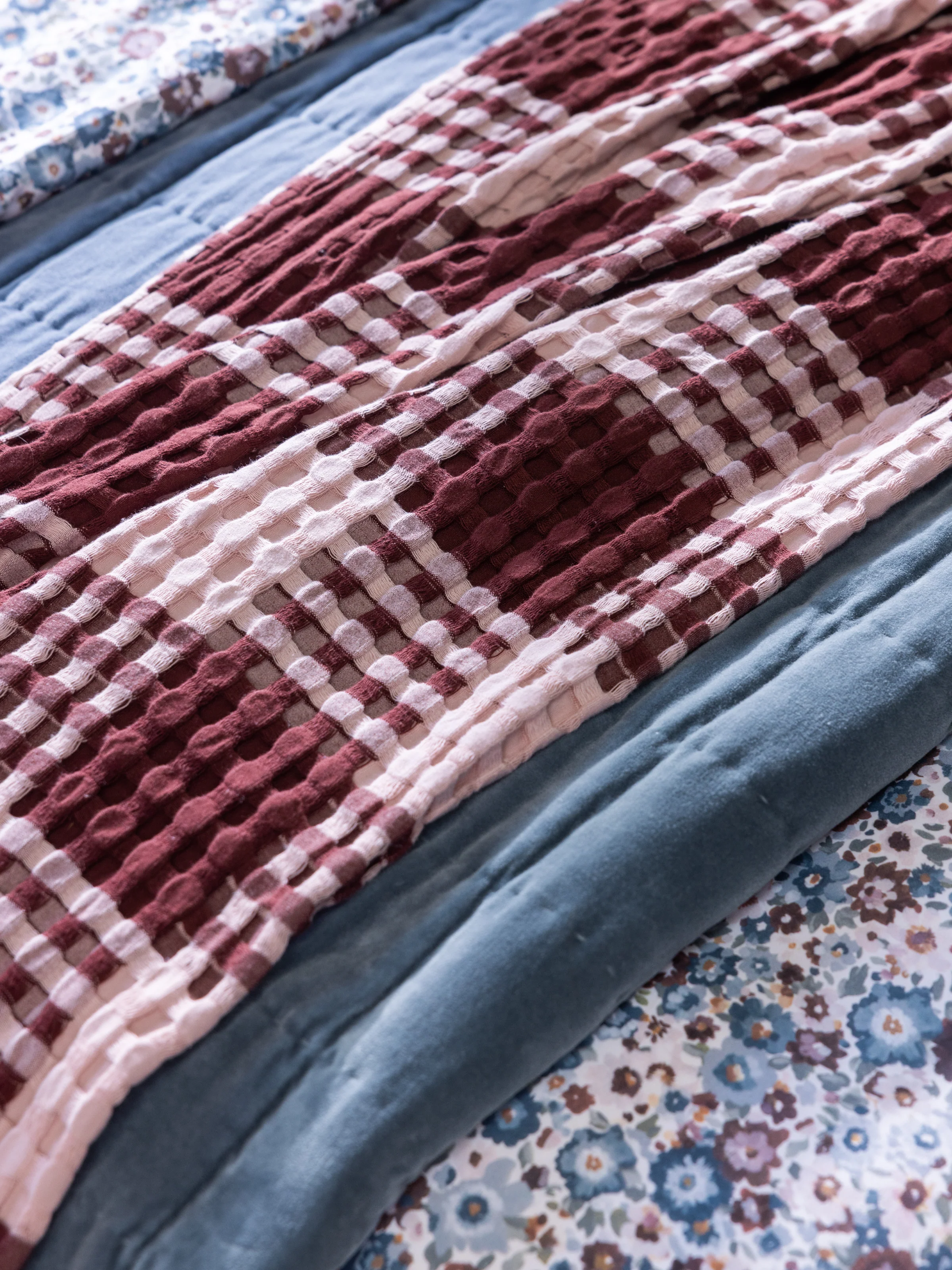 Arlo Waffle Blanket in Merlot / Pink - Image 4