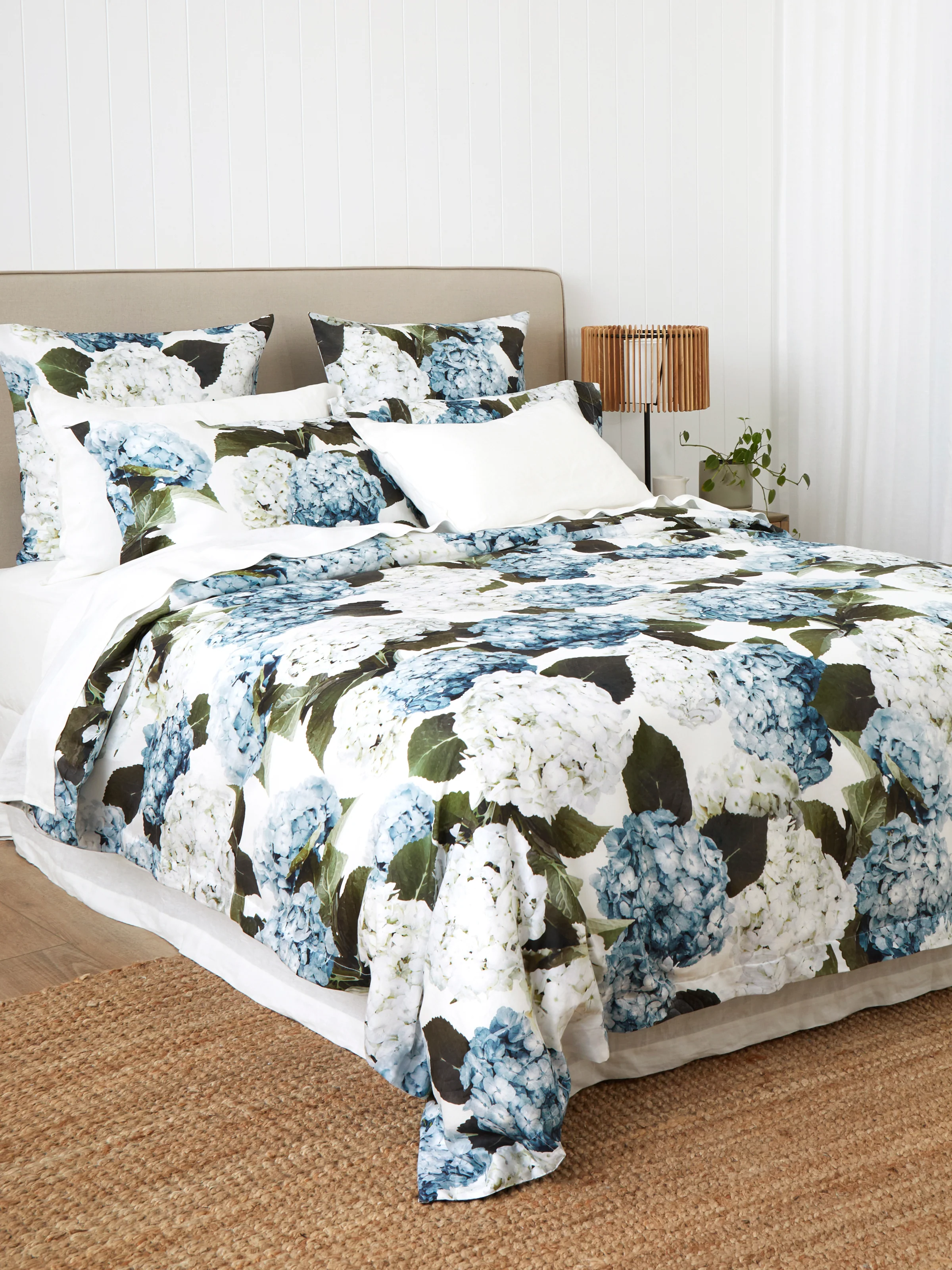 Beloved Hydrangea Duvet Cover Set - Image 3