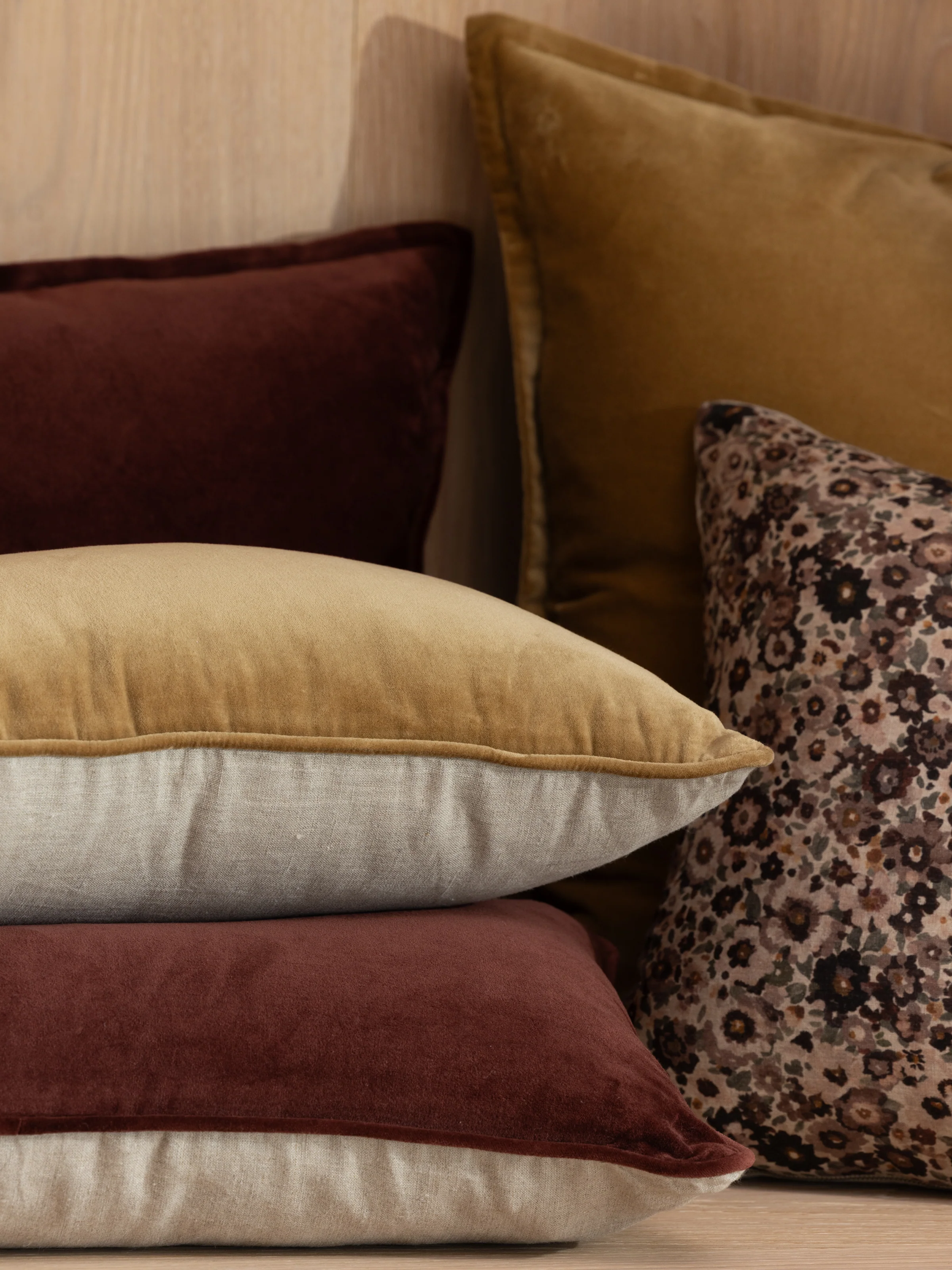Belvedere Velvet Rectangle Cushion Cover in Merlot - Image 2