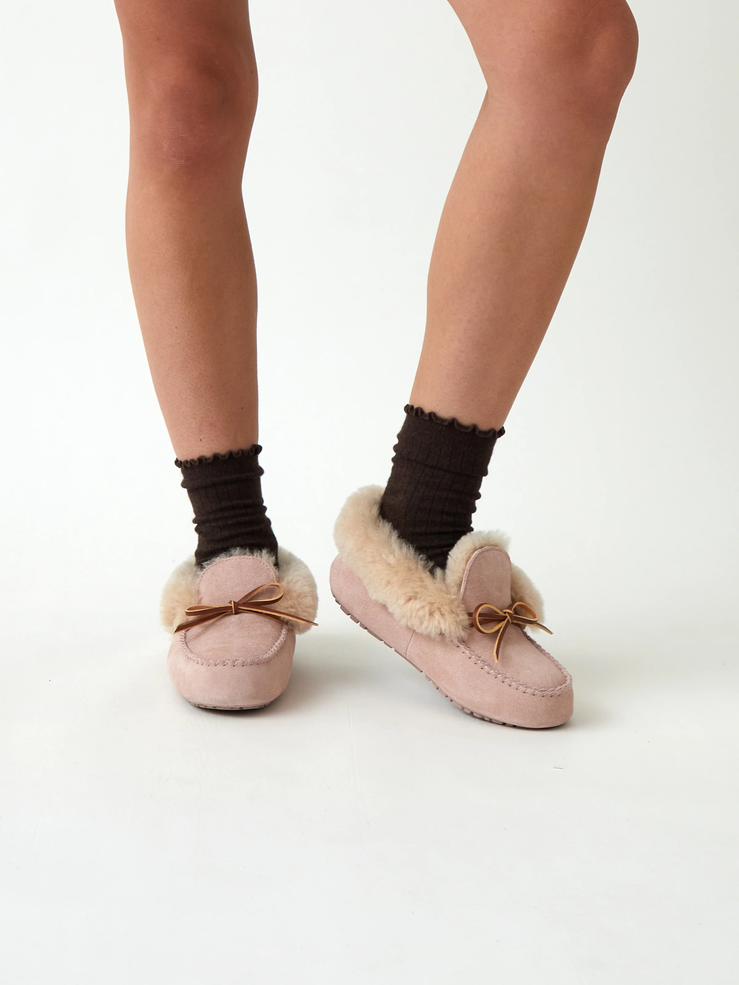 Cozy Slippers in Pink - Image 3
