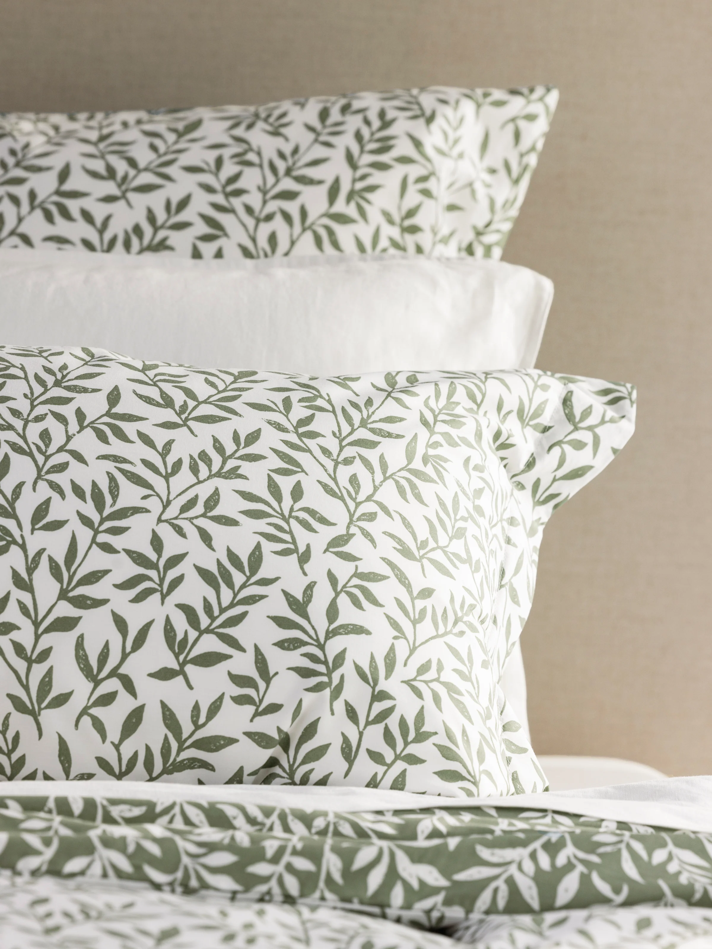 Garden Path Oxford Pillowcase Set - Image 2