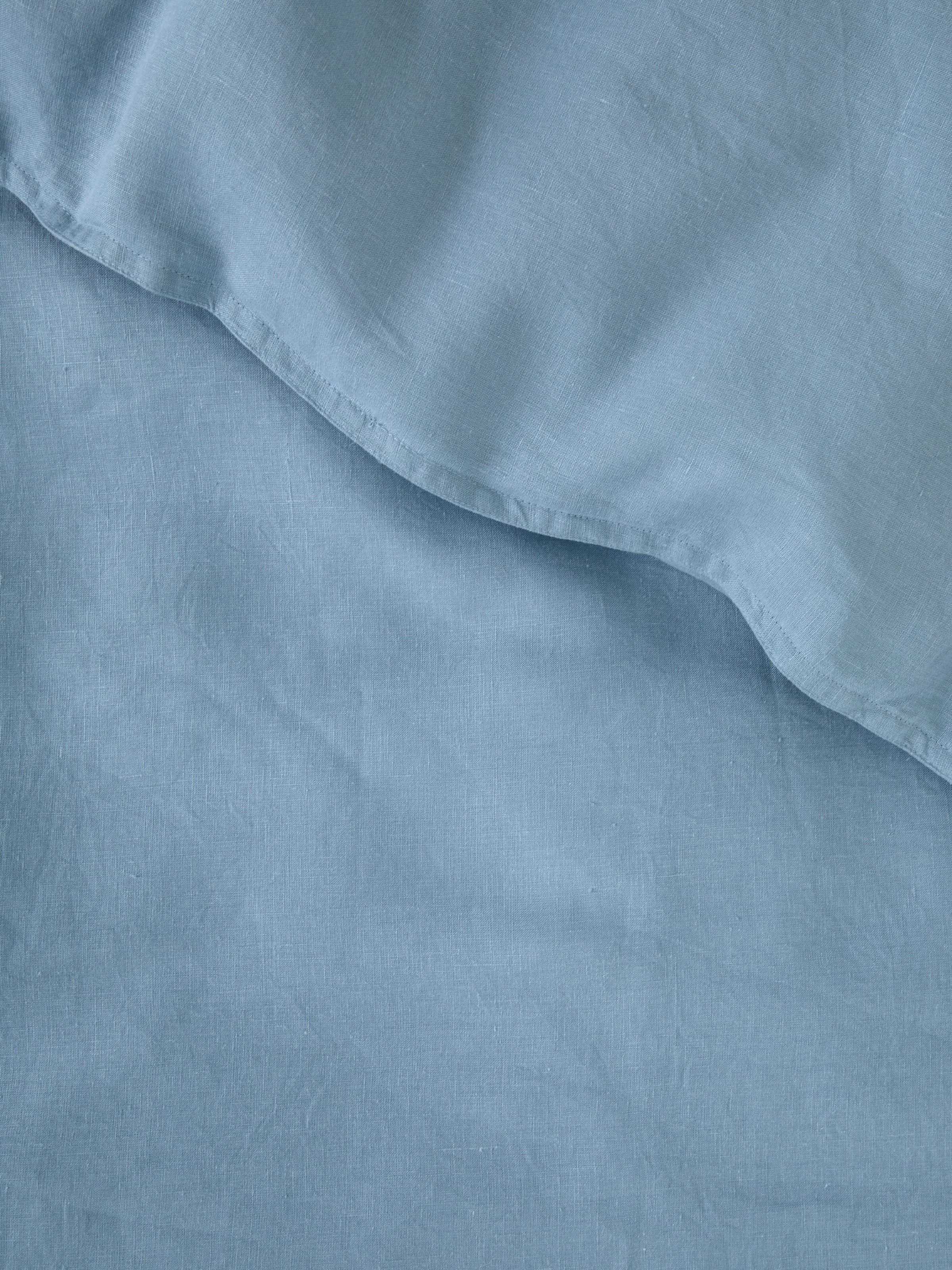Loft Linen Duvet Cover Set in Coast Blue - Image 4