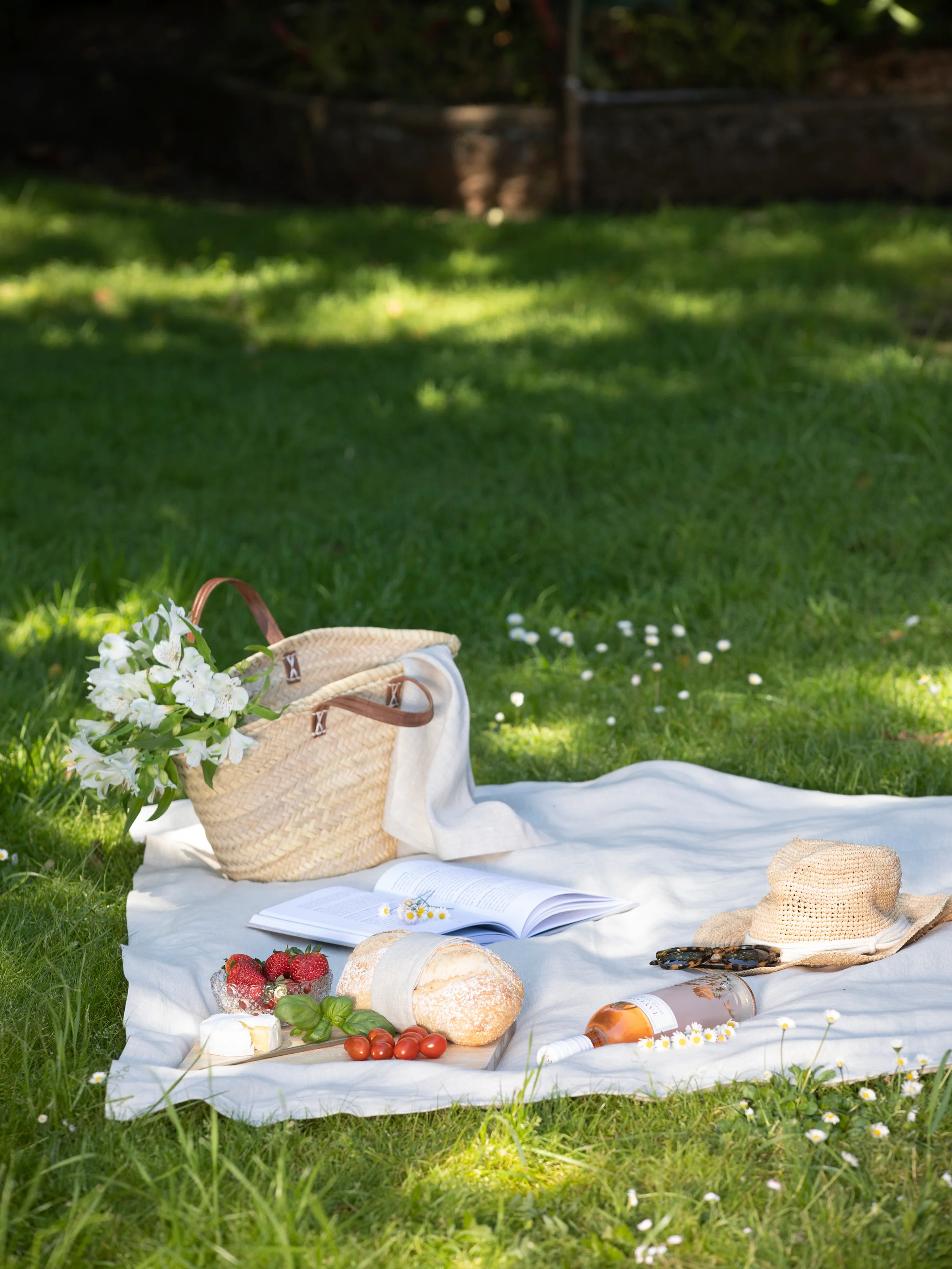 Loft Linen Napkin Set of 4 in Natural - Image 3