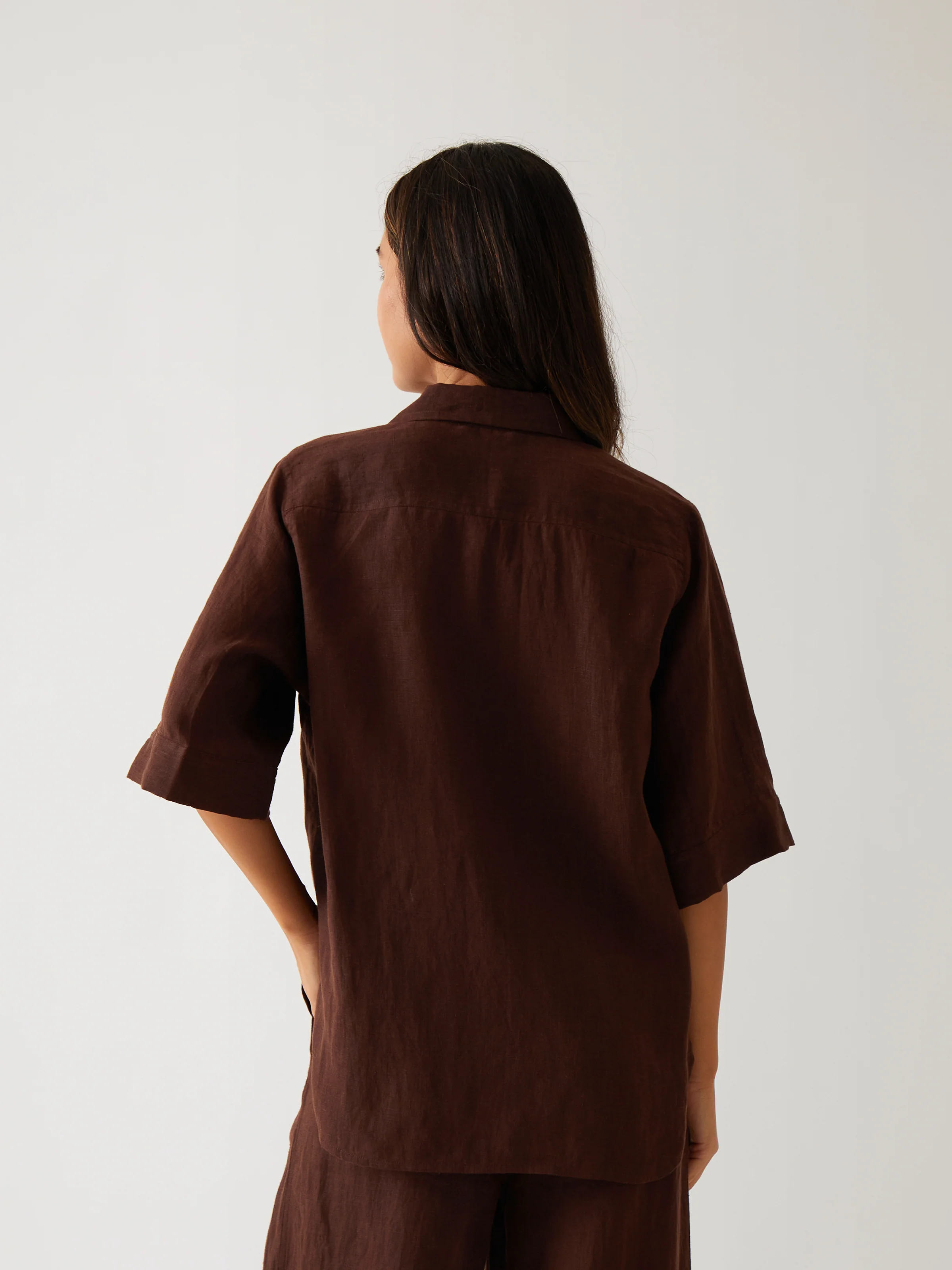Monaco Linen Shirt in Chocolate - Image 4