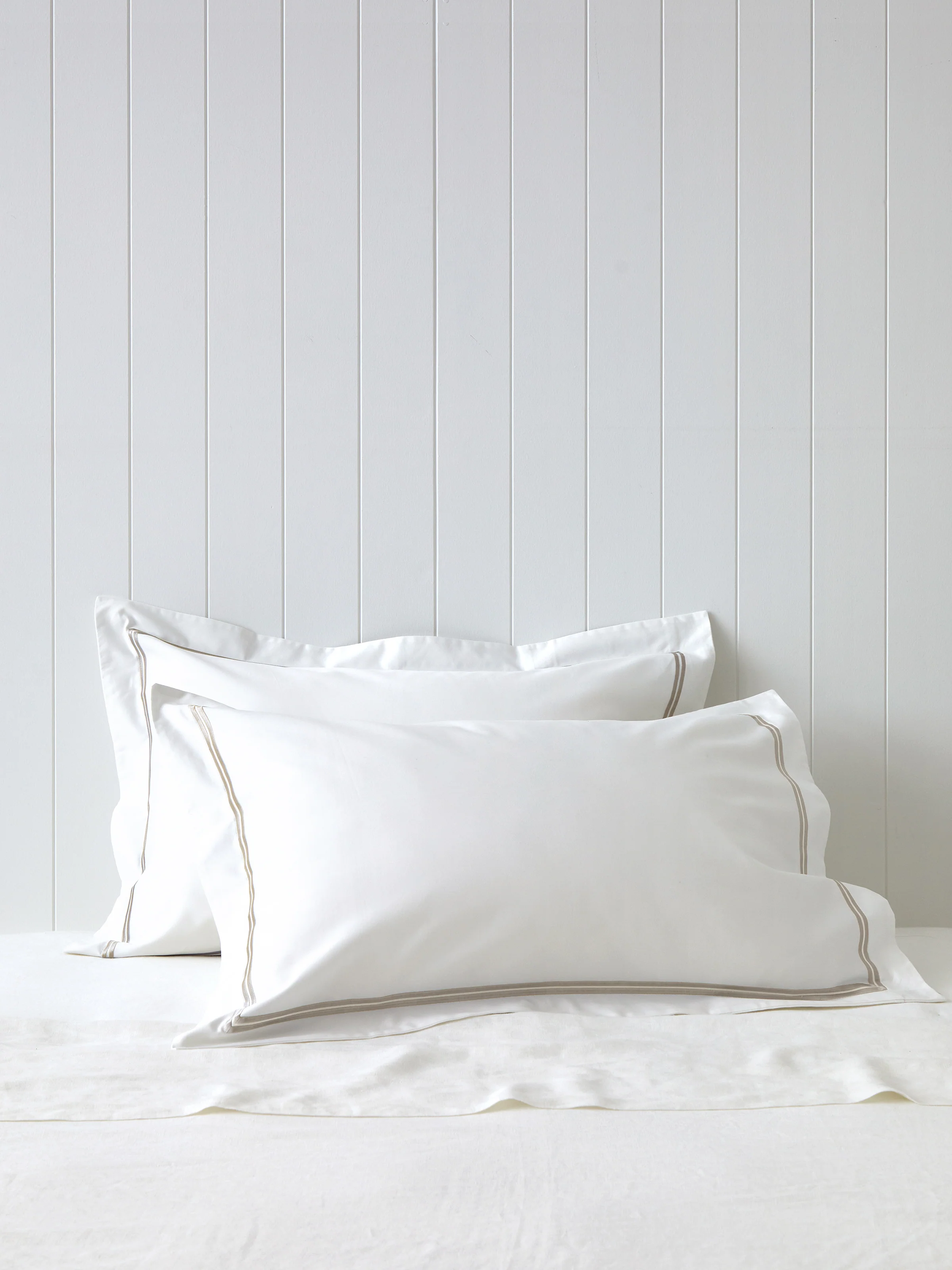 Monarch Accent Oxford Pillowcase Set