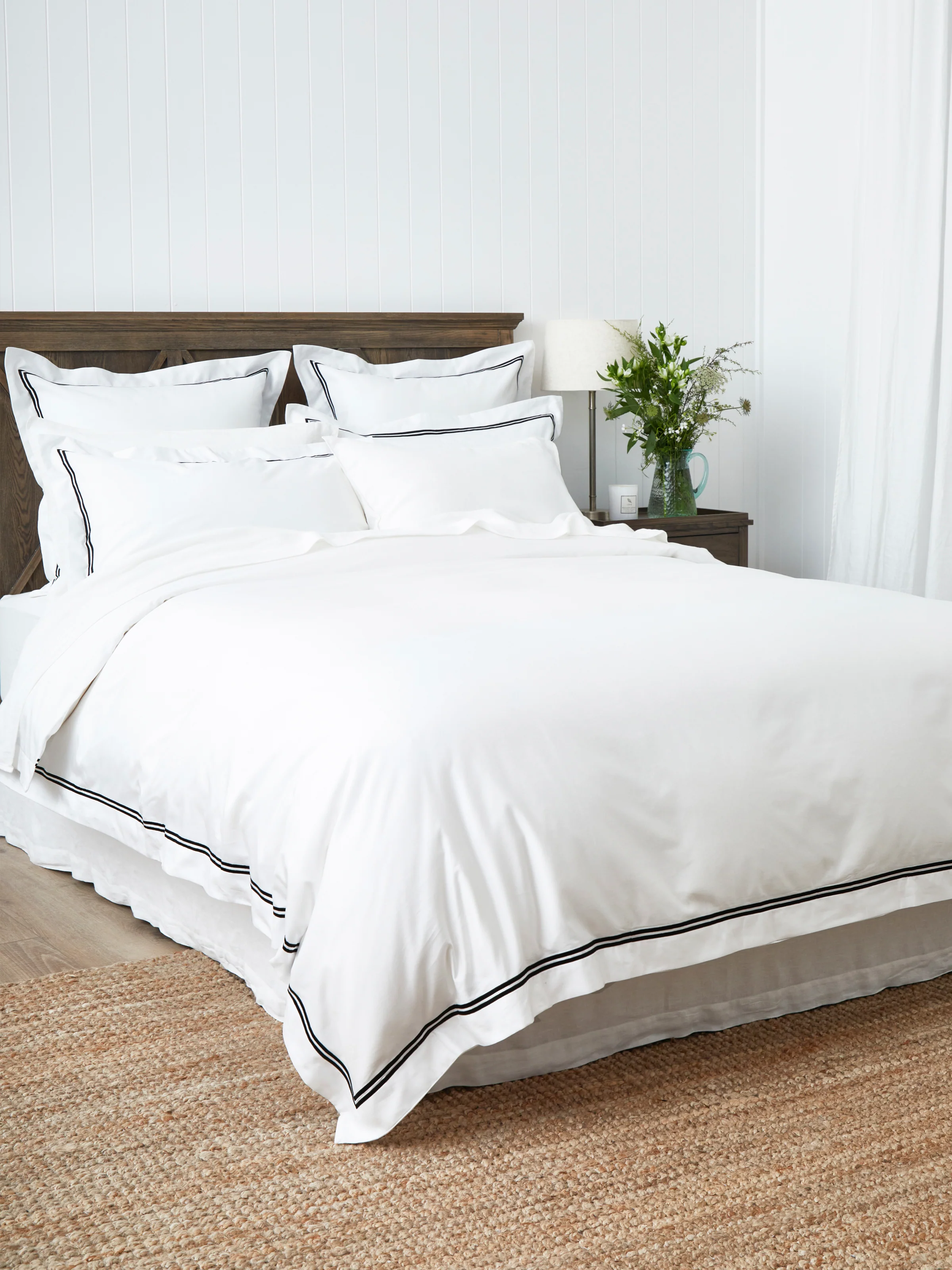 Monarch Duvet Cover Set in Black White - Image 3