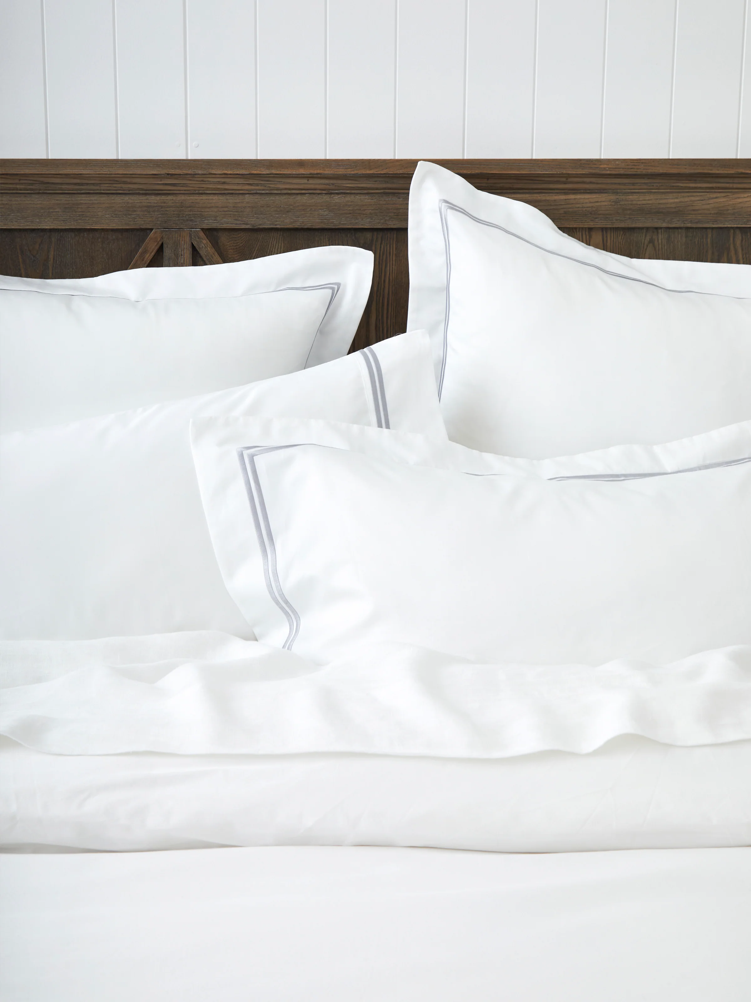 Monarch Duvet Cover Set in Grey White - Image 2