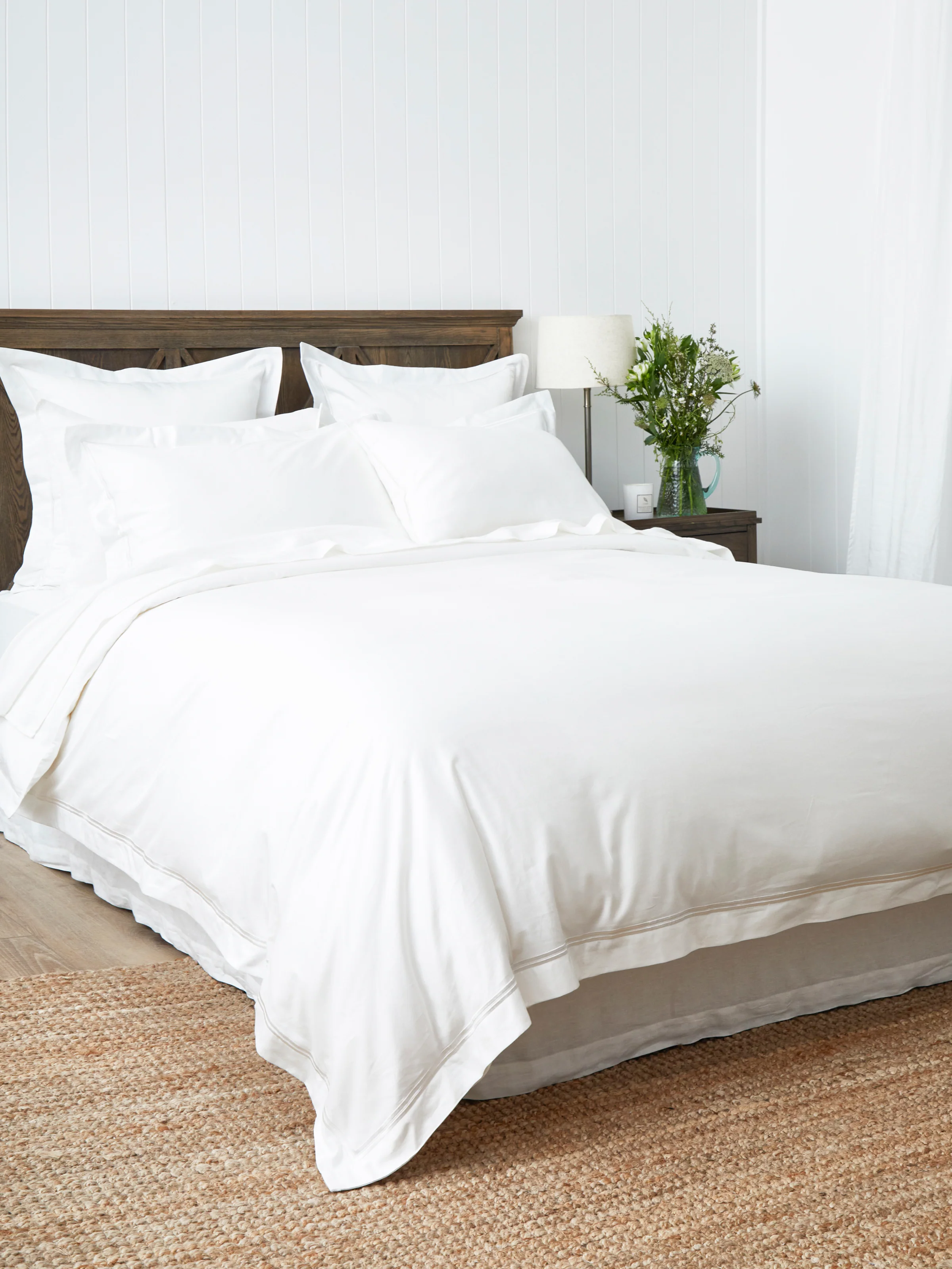 Monarch Duvet Cover Set in White White - Image 3