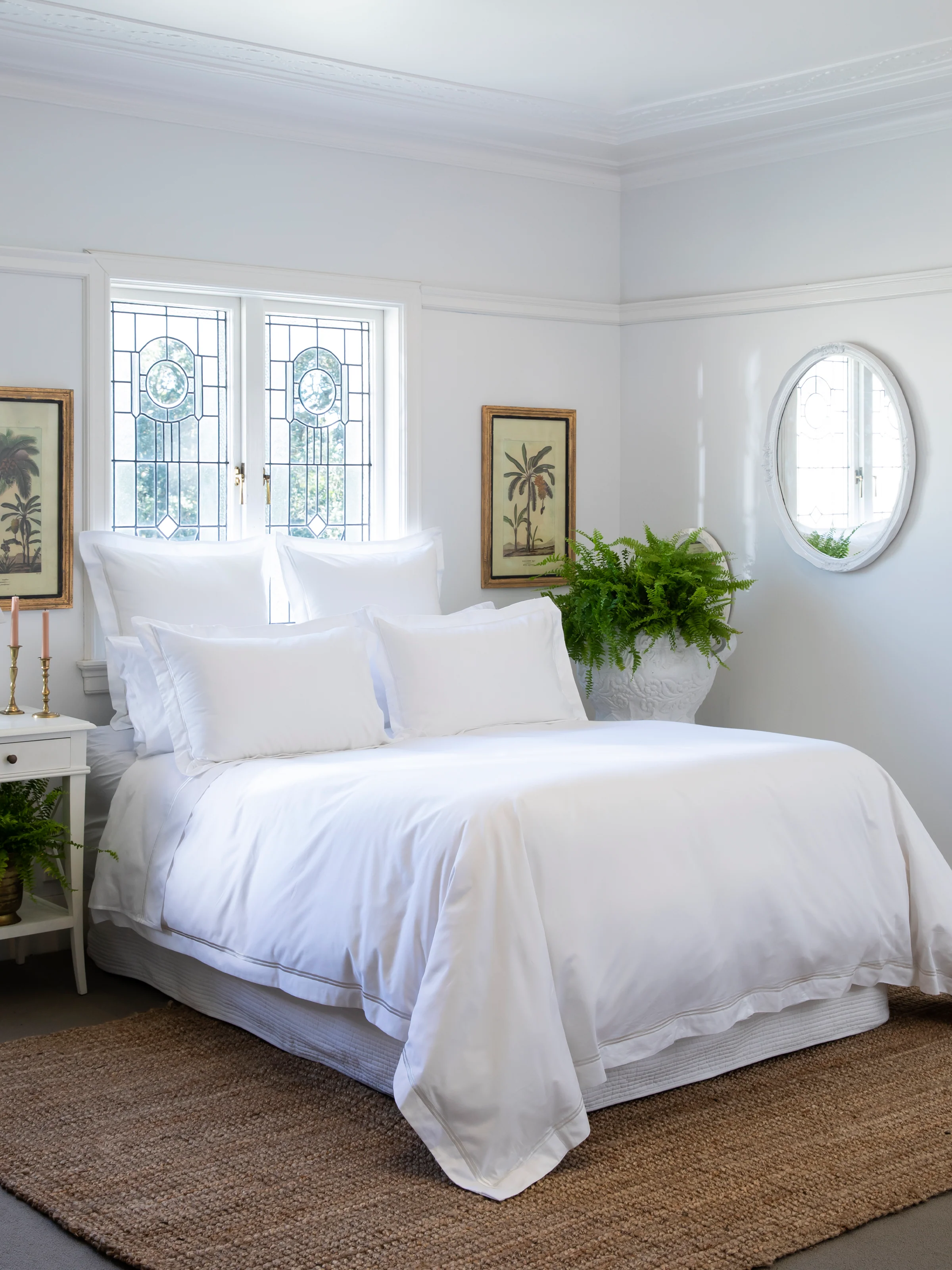 Monarch Duvet Cover Set in White White - Image 4