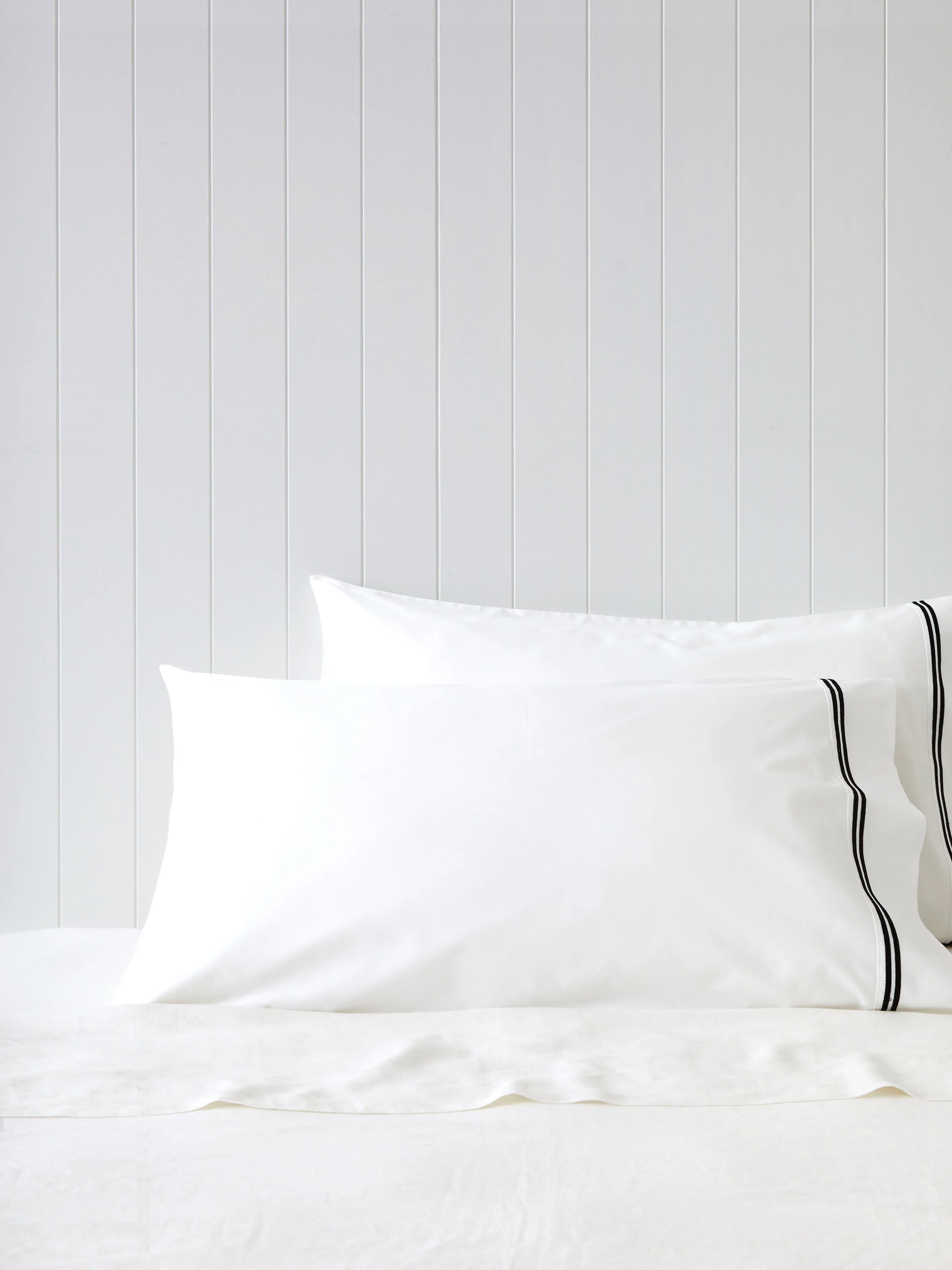 Monarch Lodge Pillowcase Set in Black White