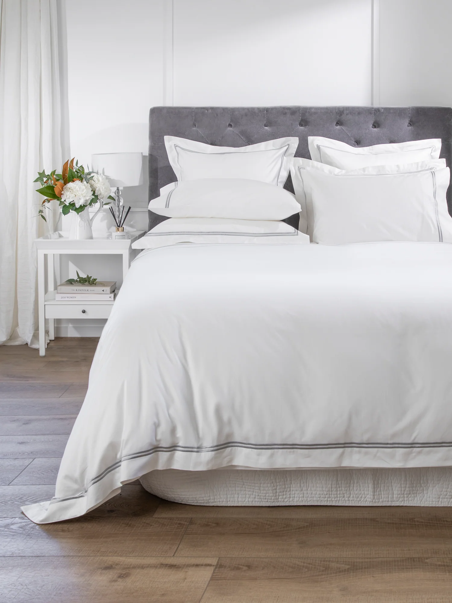 Monarch Long Duvet Cover Set in Grey White