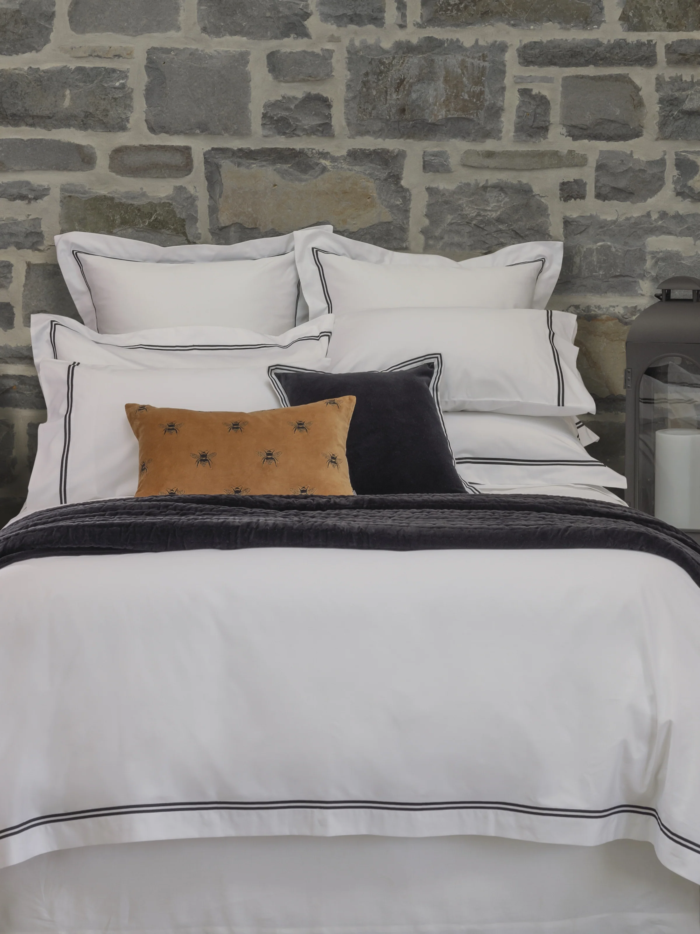 Monarch Standard Pillowcase Set in Black White - Image 2