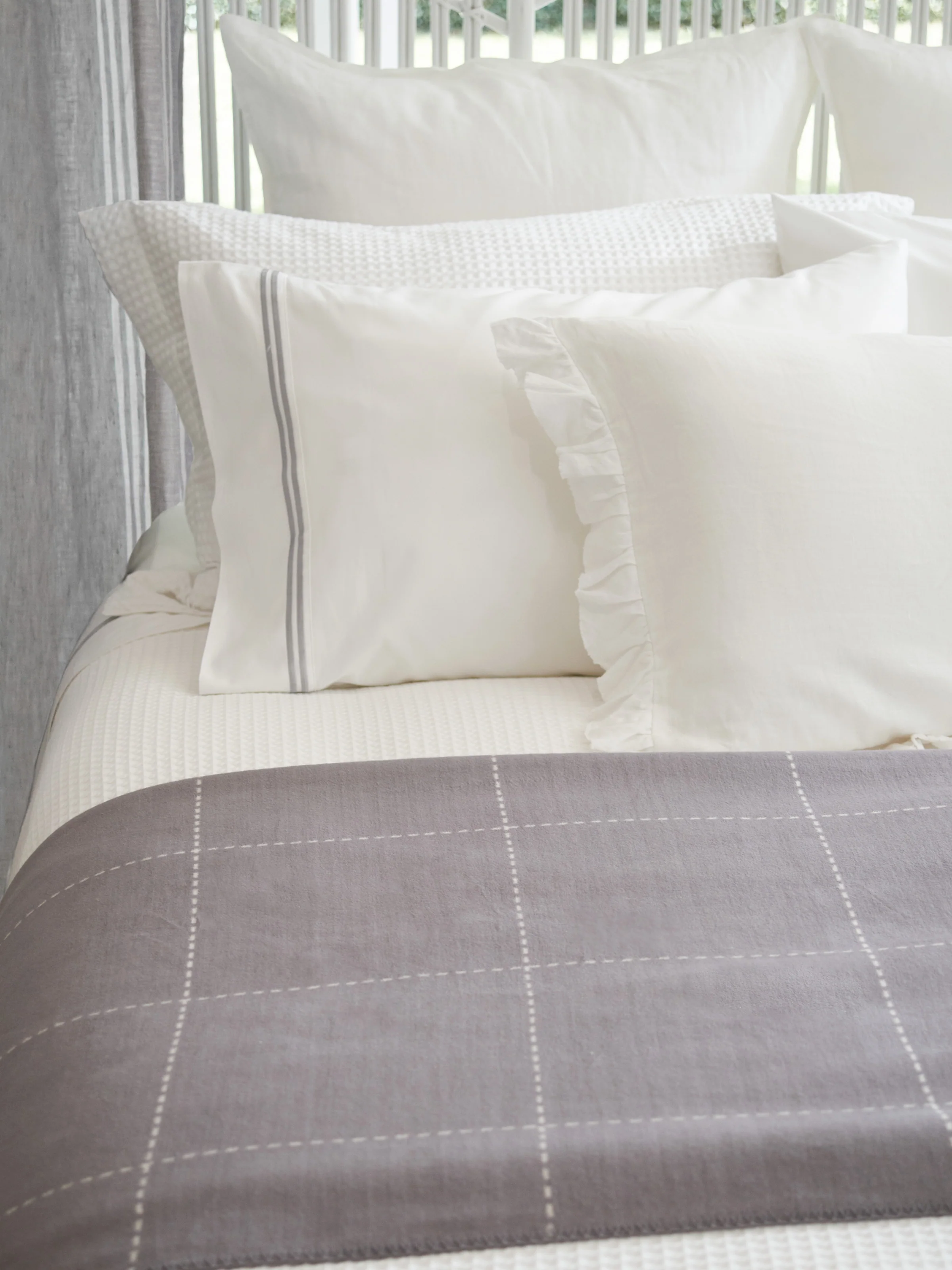 Monarch Standard Pillowcase Set in Grey White - Image 2