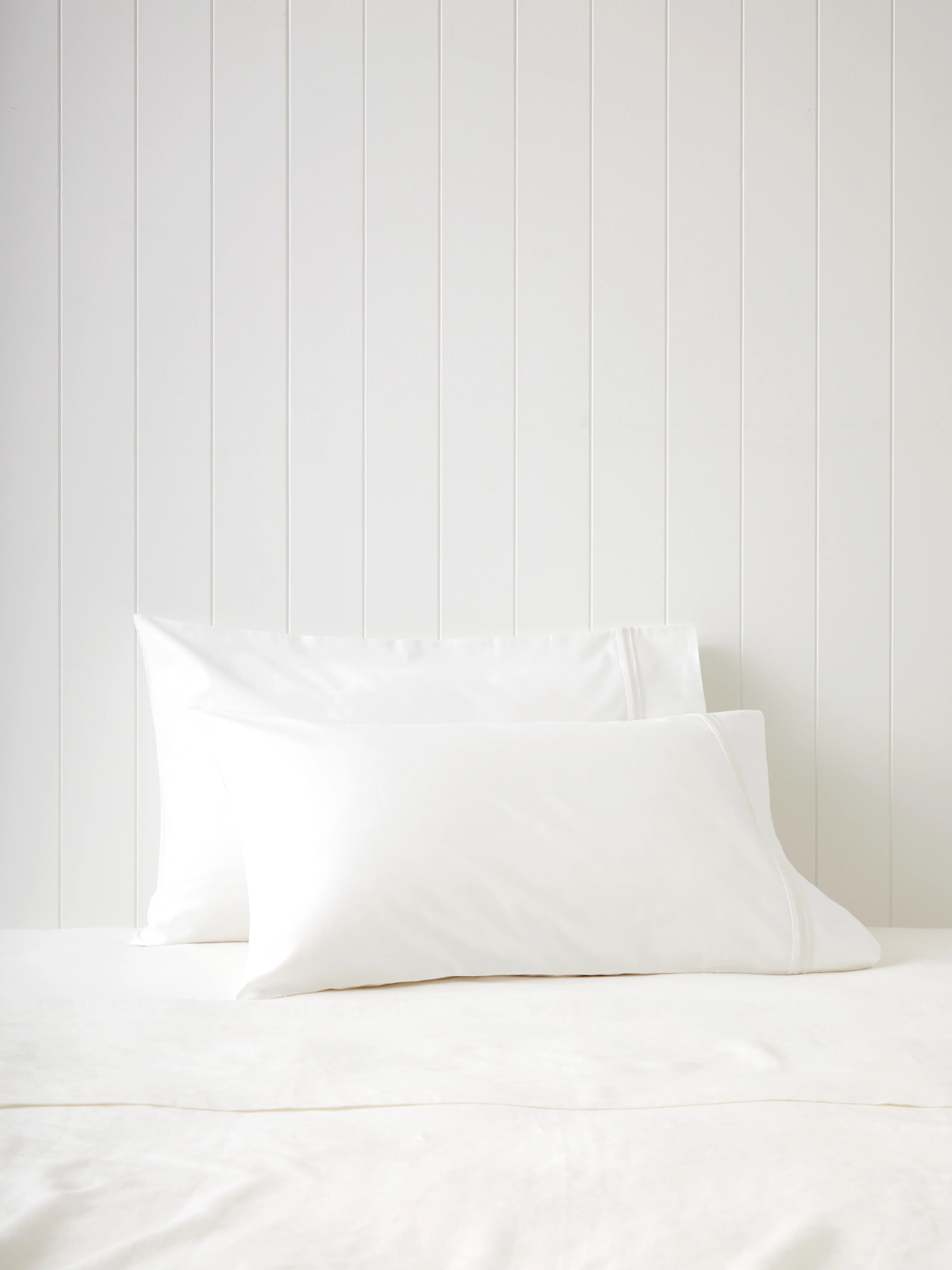 Monarch Standard Pillowcase Set in White