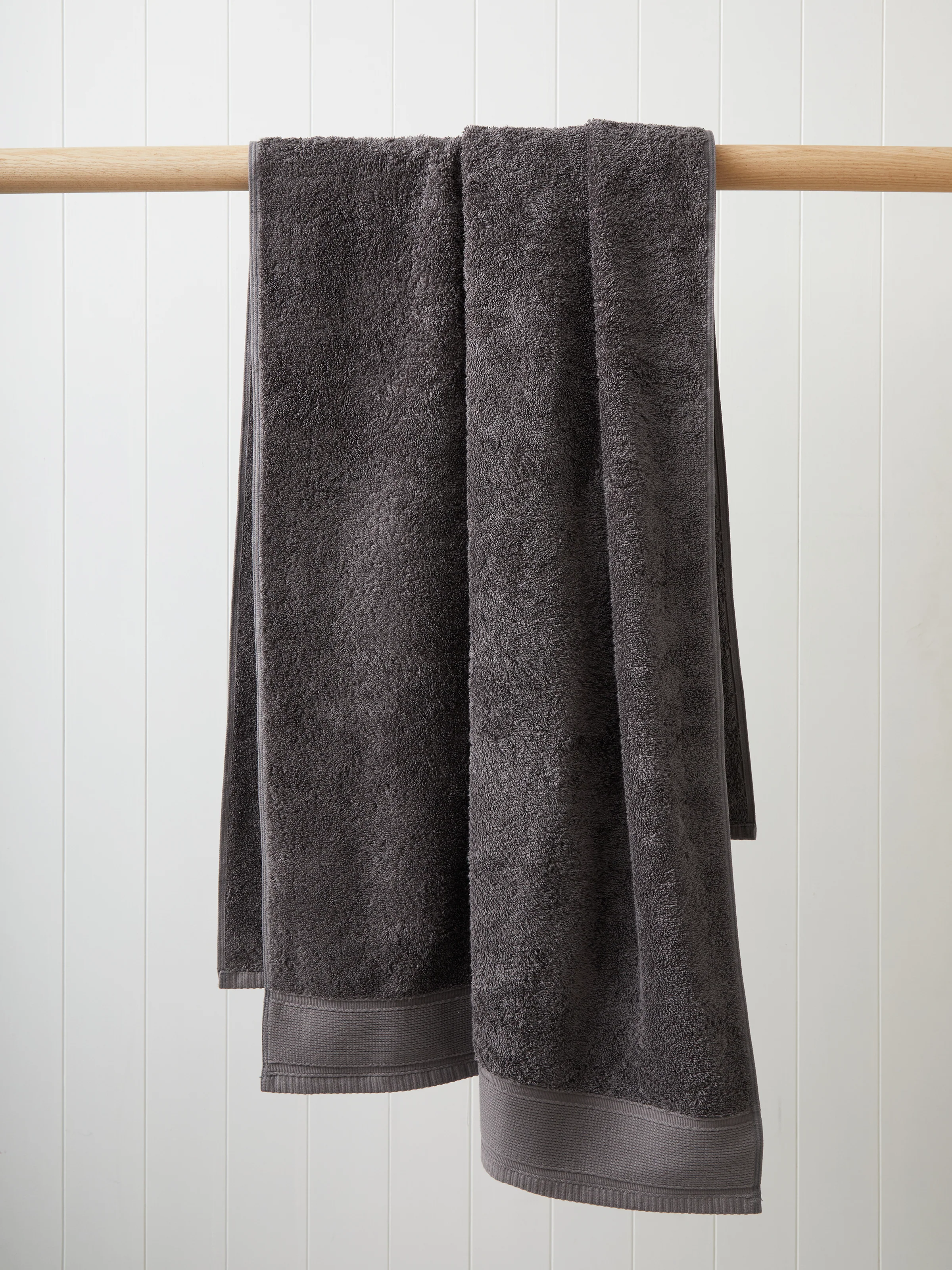 Oasis Bath Sheet in Charcoal