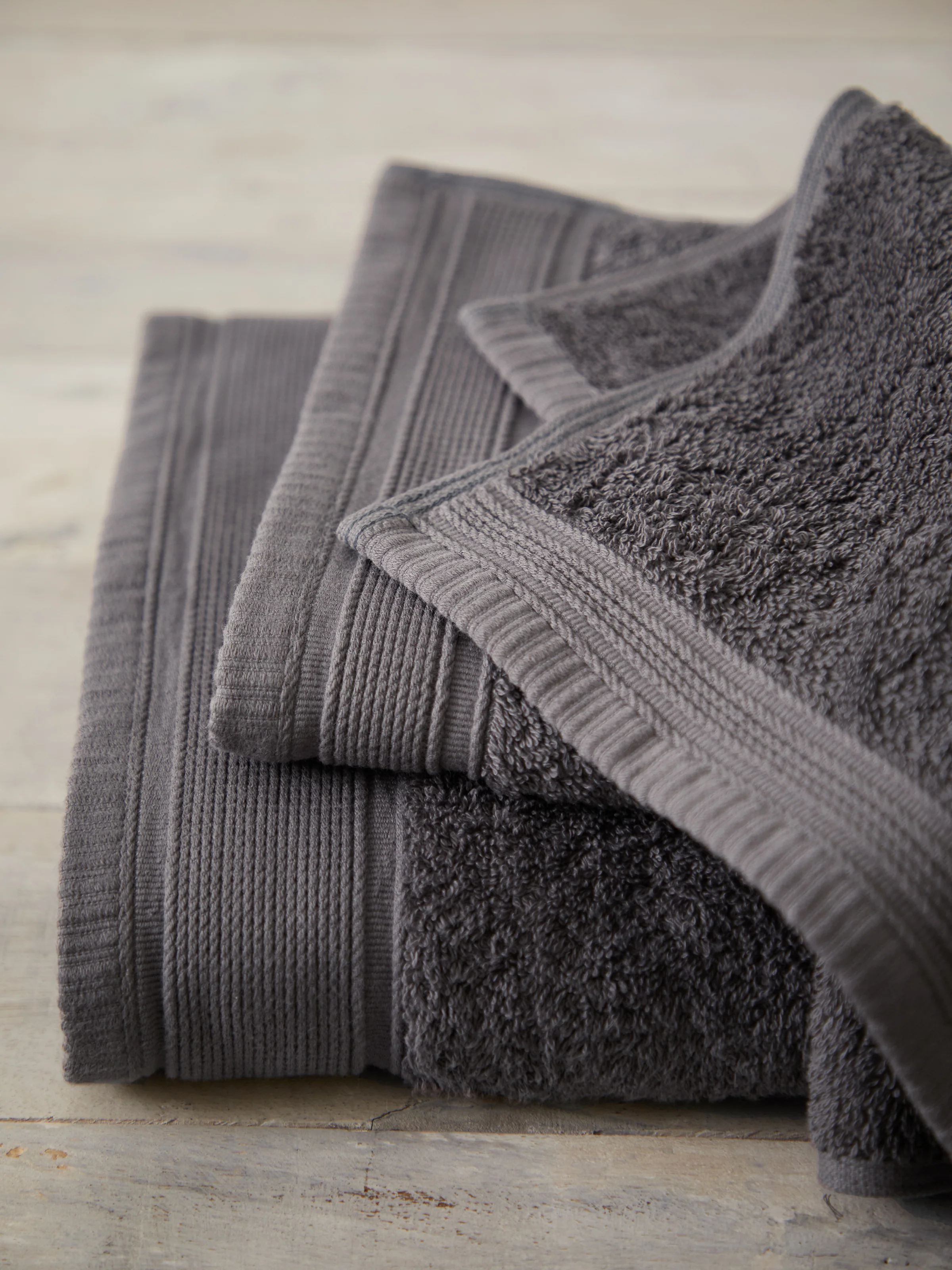 Oasis Bath Towel in Charcoal - Image 3