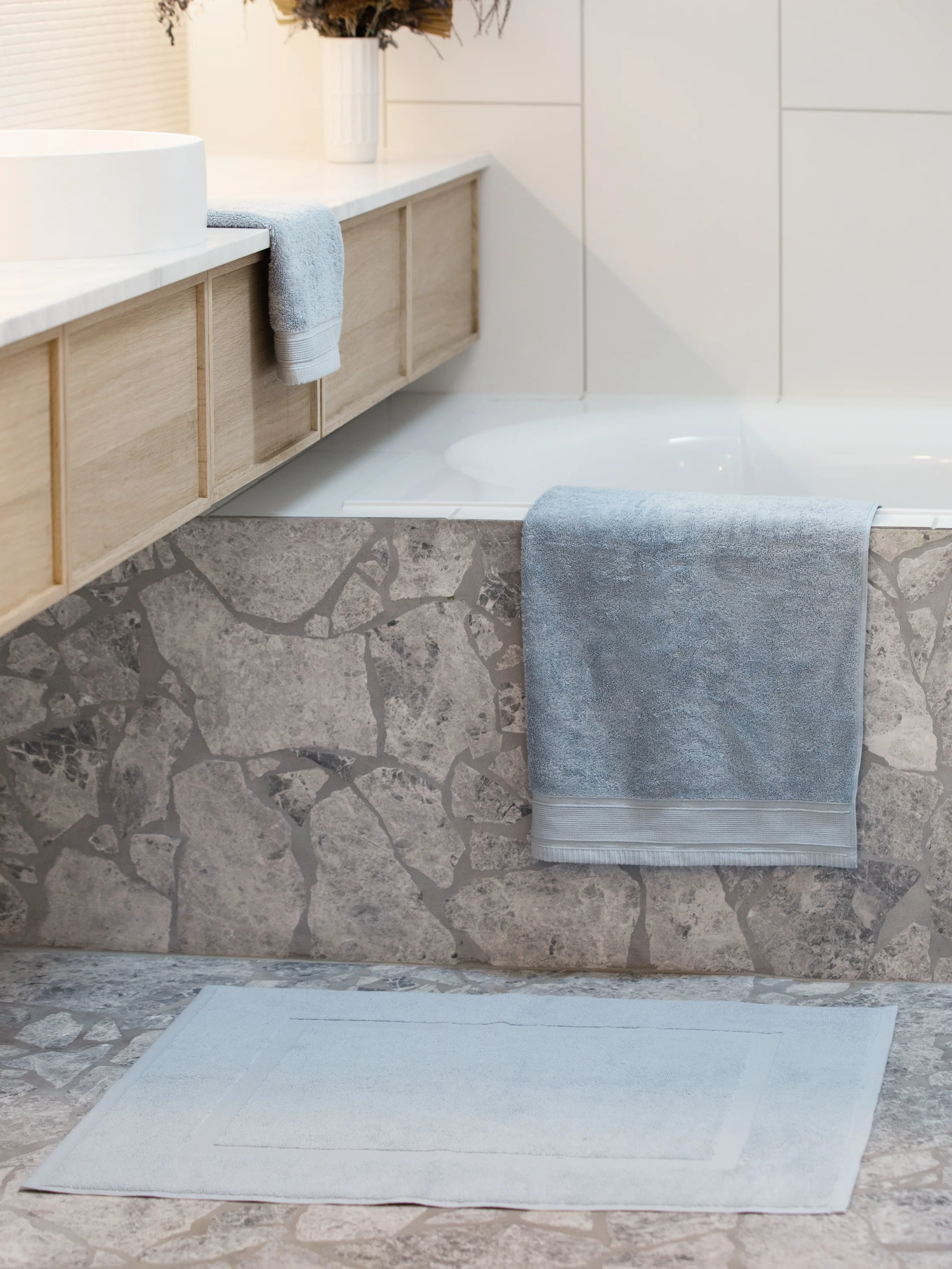 Oasis Hand Towel in Atlantic Blue - Image 4