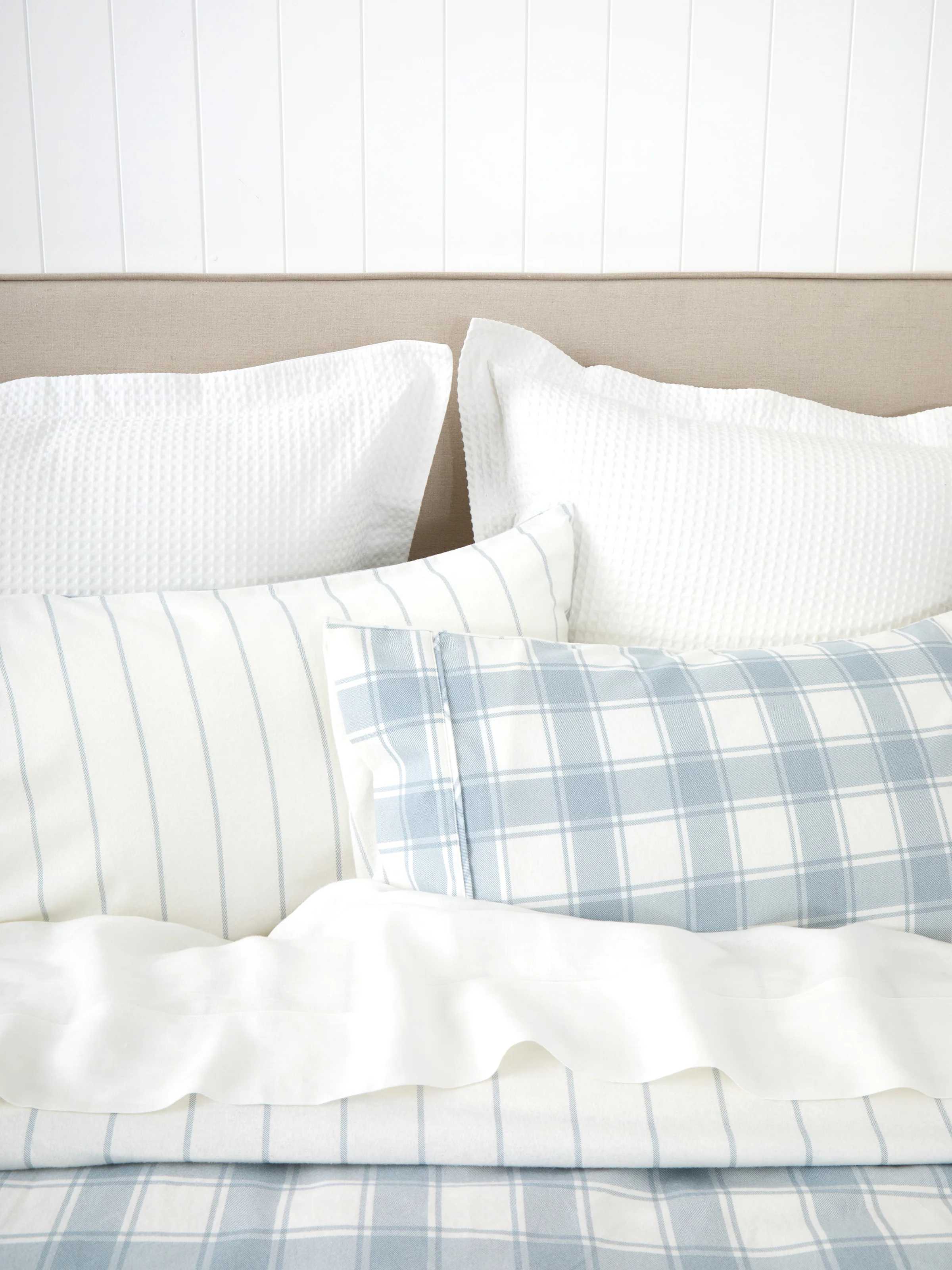 Pinnacle Flannel Reversible Duvet Cover Set in Blue - Image 2