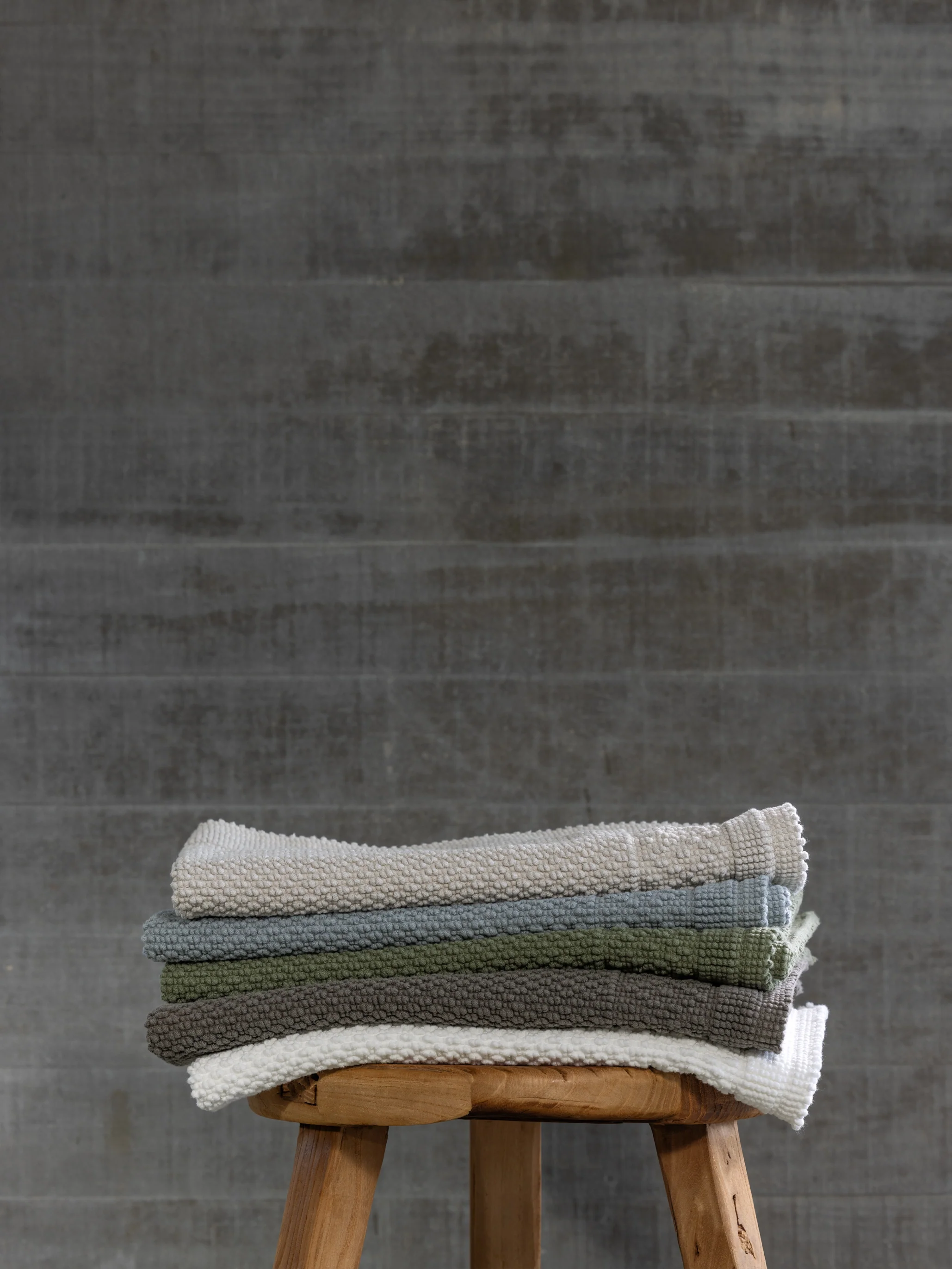 Porto Bath Mat in Stone - Image 3