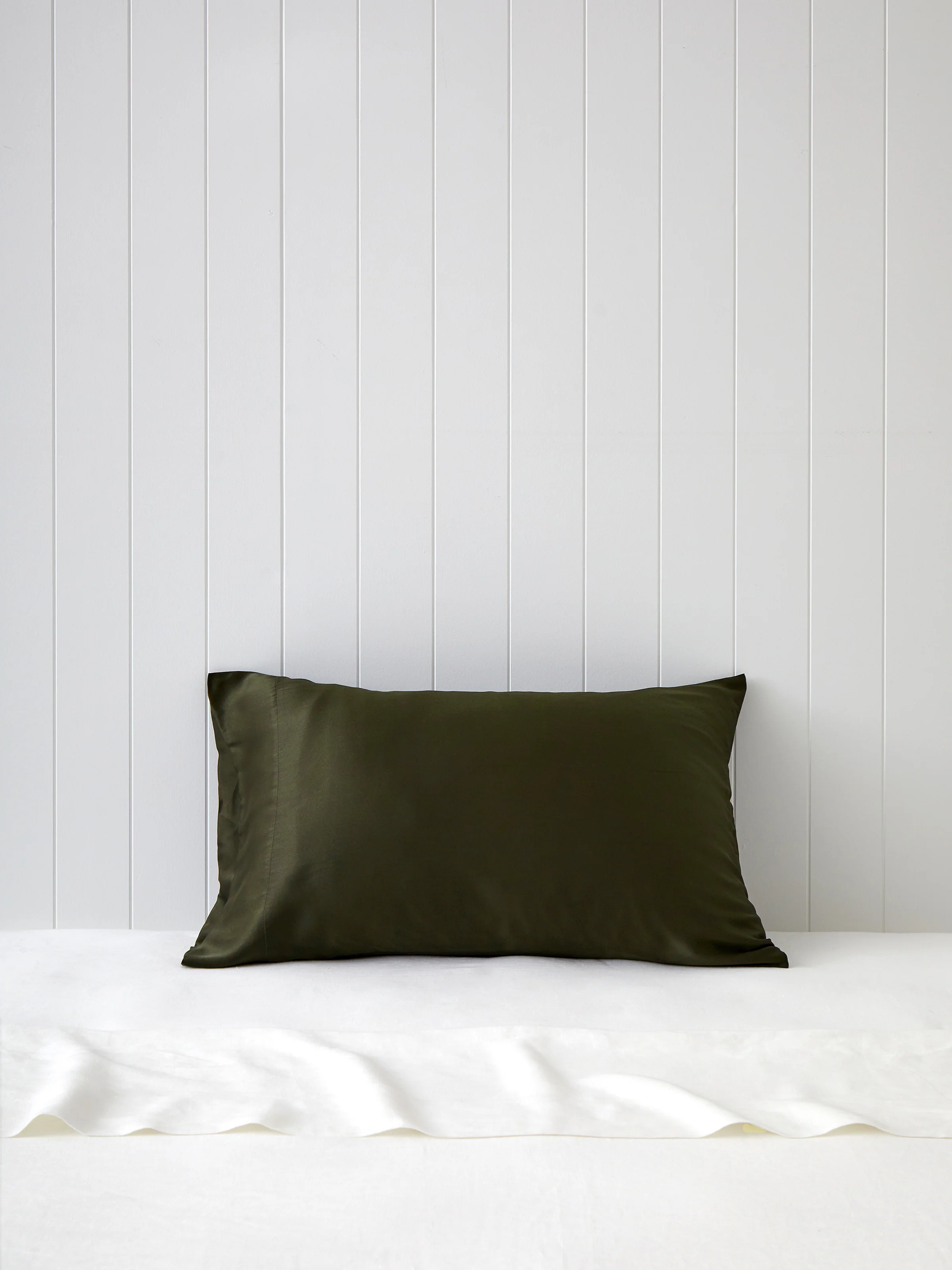 Silk Boxed Standard Pillowcase in Olive