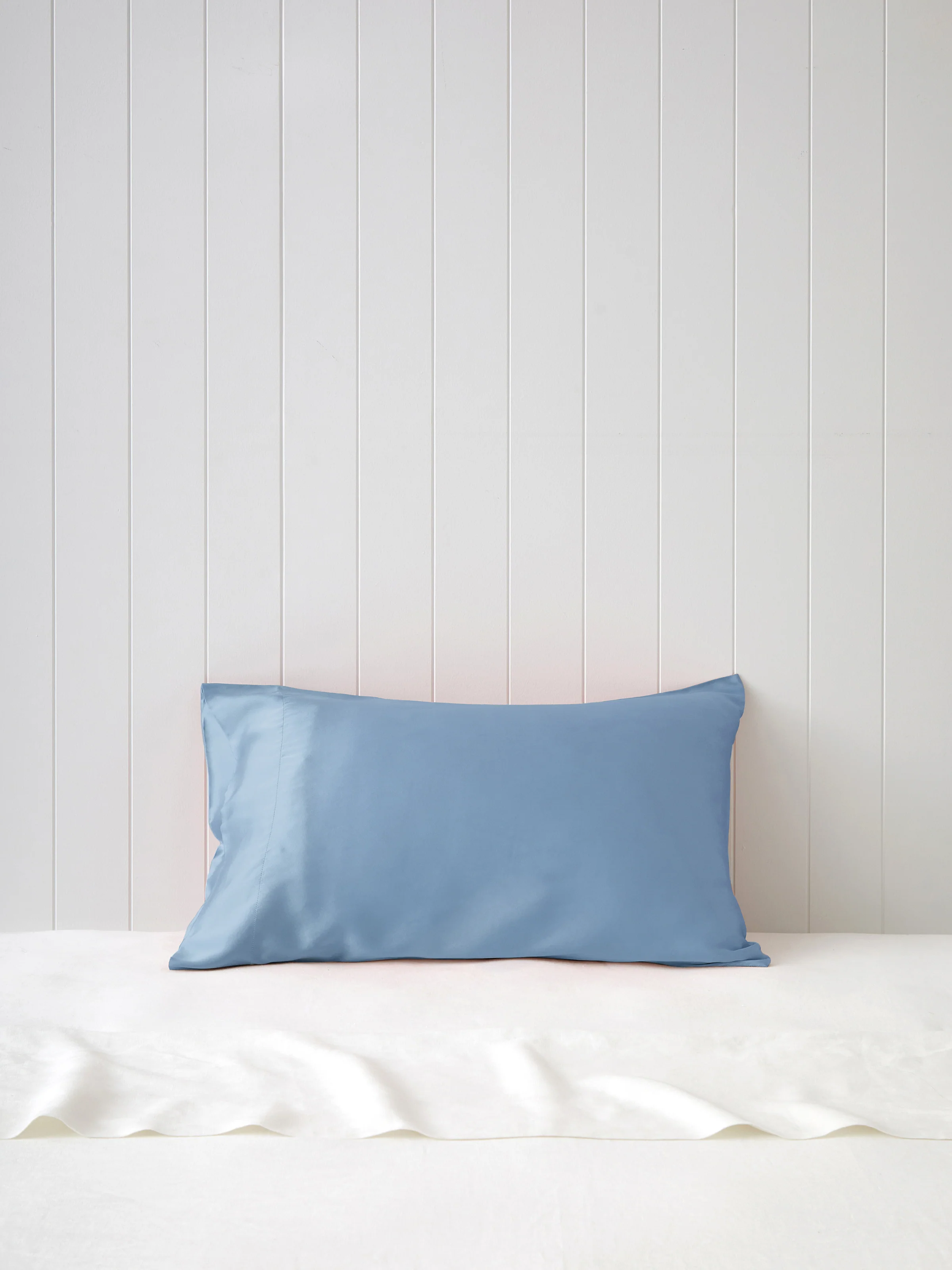 Silk Boxed Standard Pillowcase in Blue