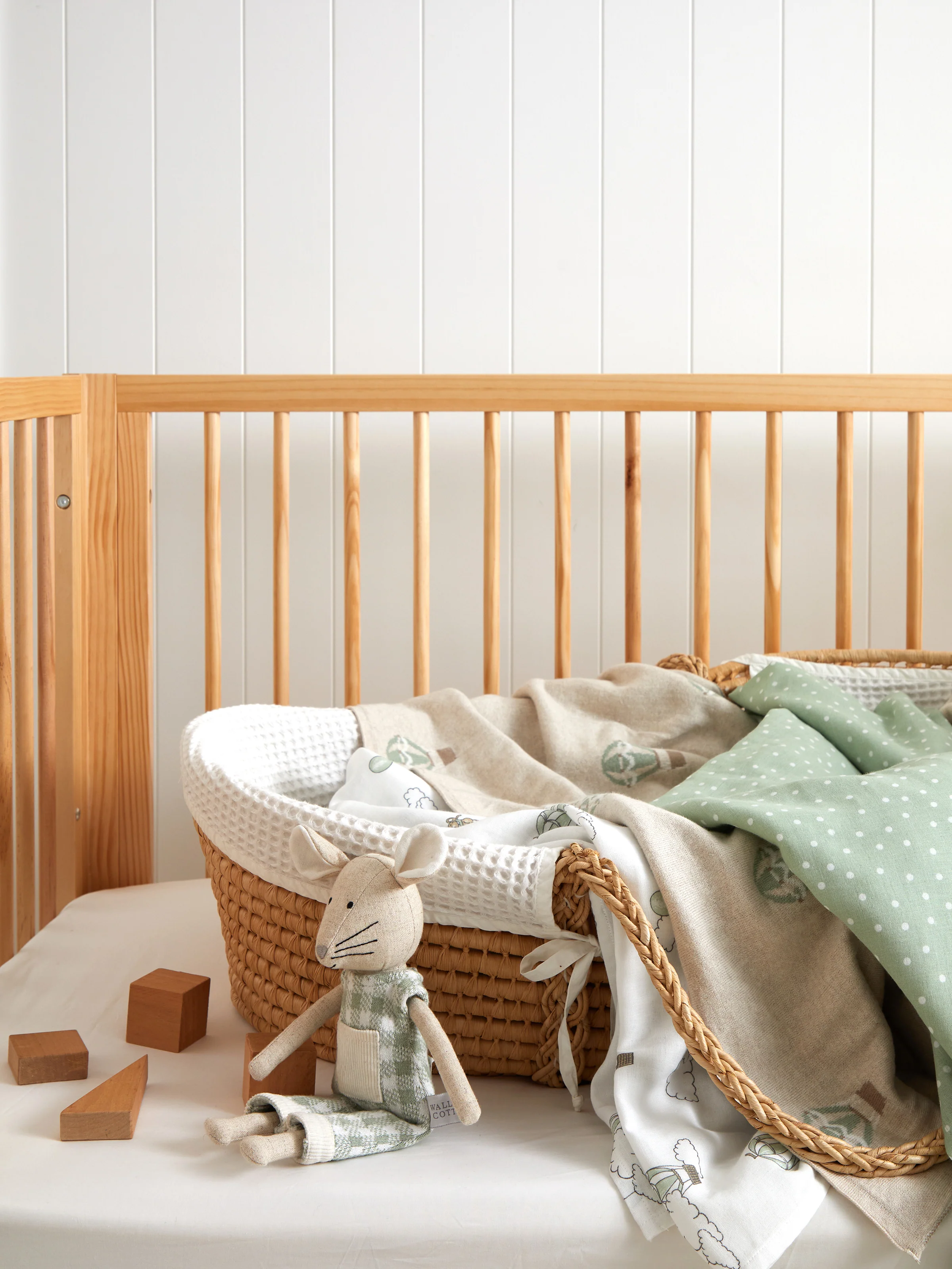 Up & Away Balloon Muslin Cot Fitted Sheet - Image 3