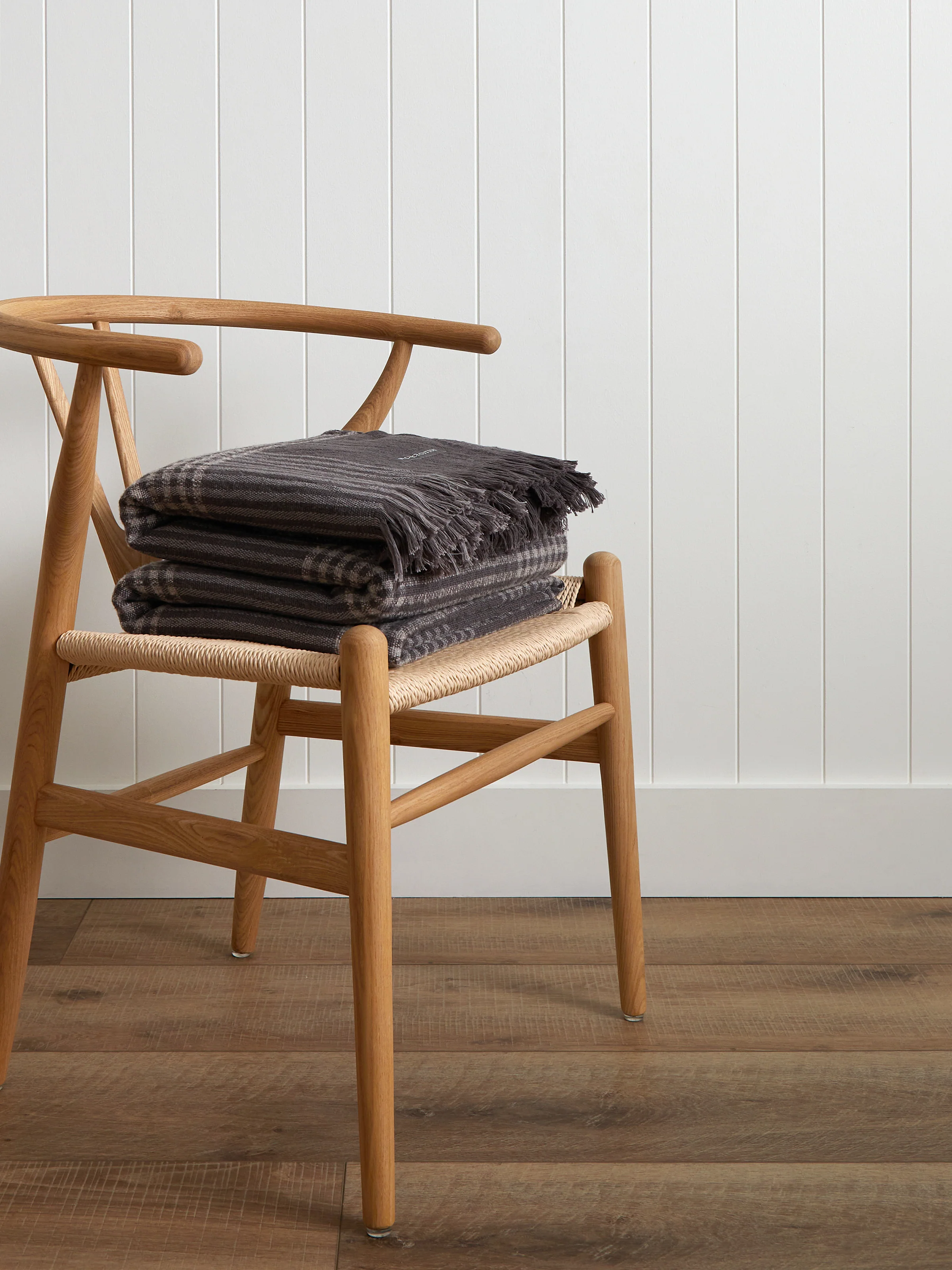 Winslow Woollen Blanket in Charcoal Natural