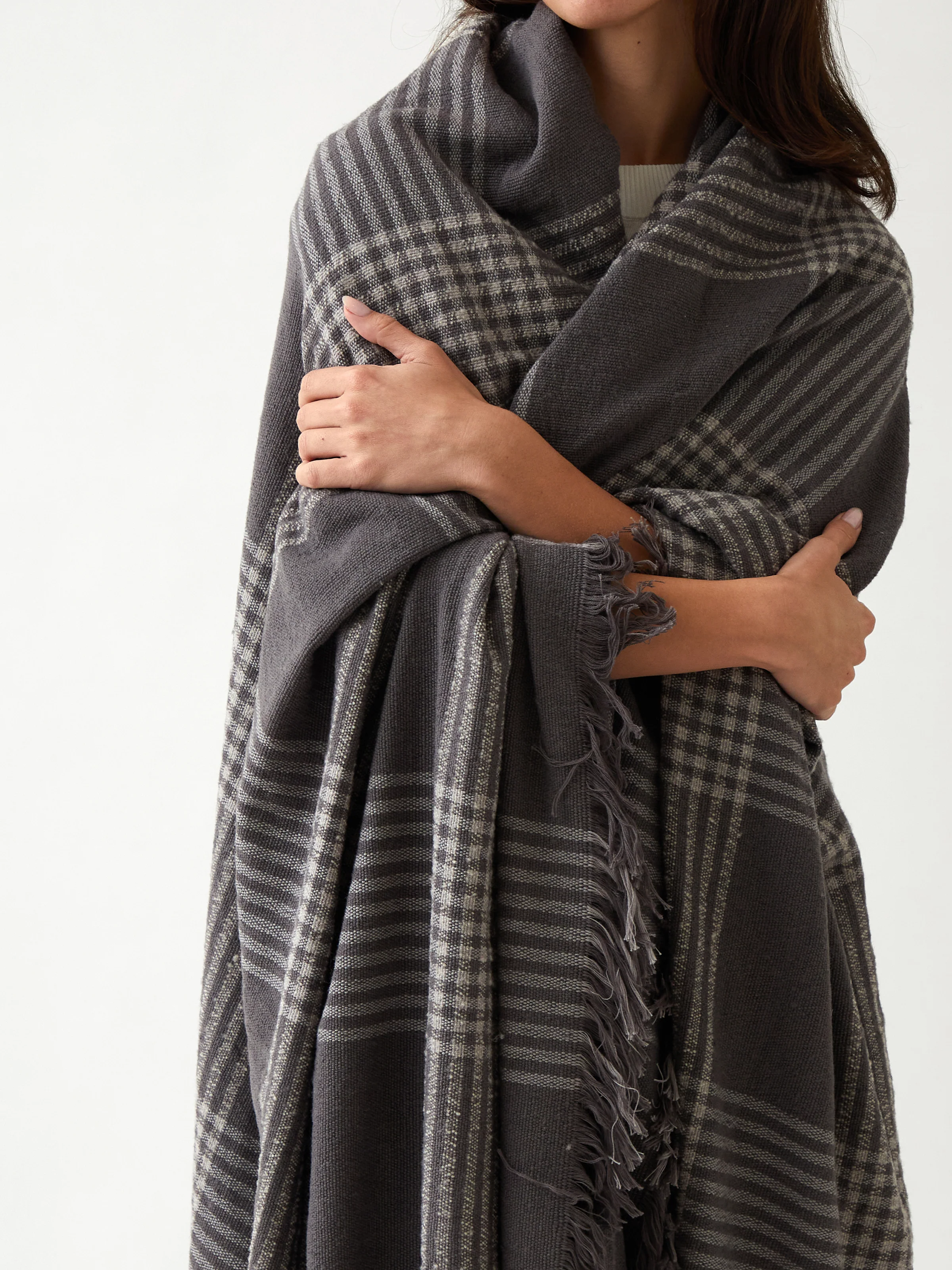 Winslow Woollen Blanket in Charcoal Natural - Image 2